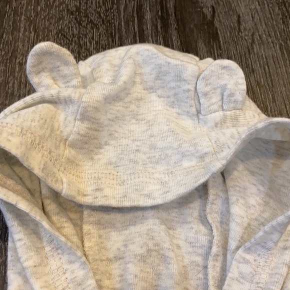 Carter’s gray sweatsuit - Picture 5 of 6